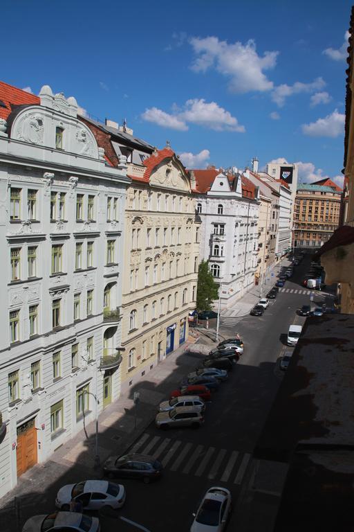 Apartment Rimska 34 Prag Exteriör bild